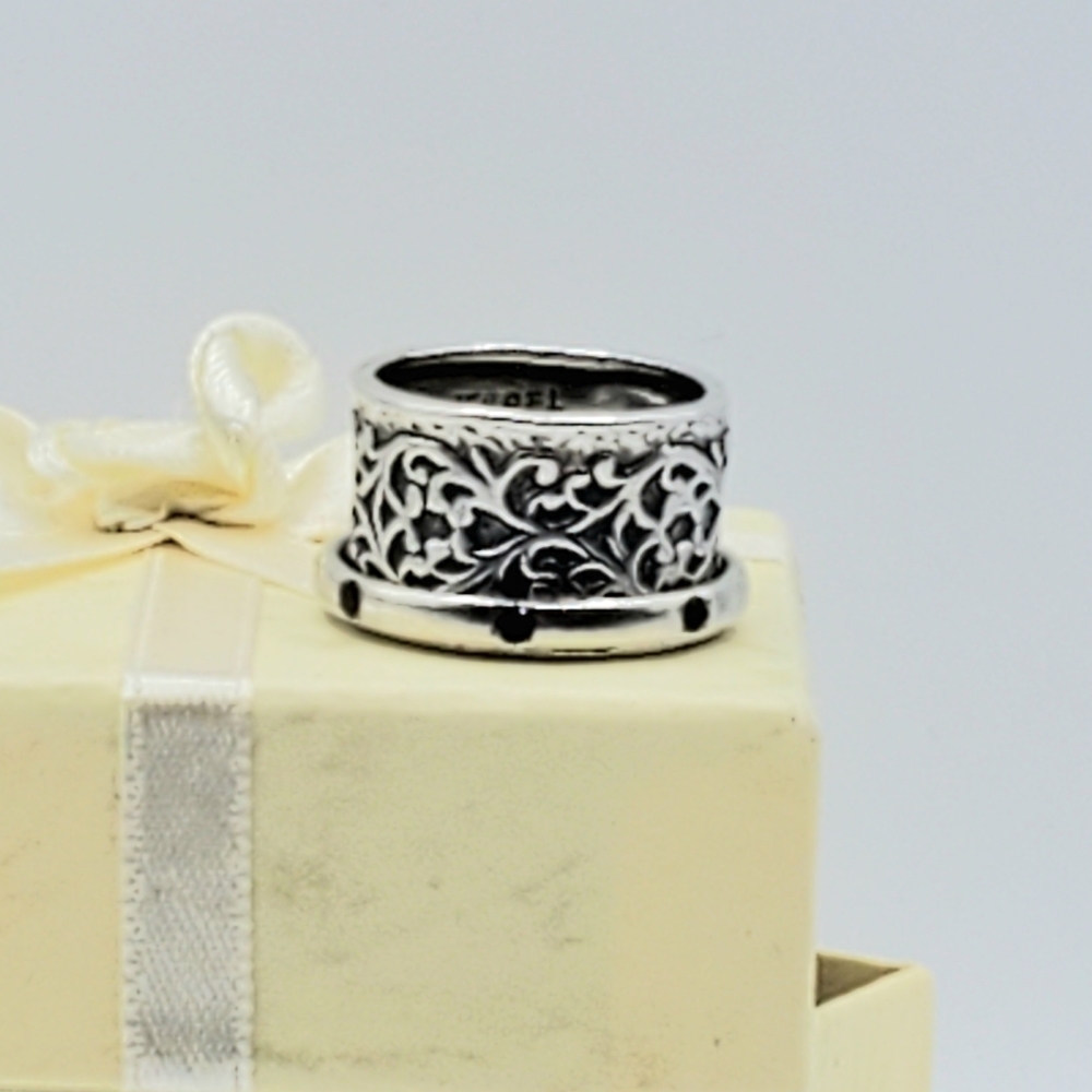 Didae Sterling Spinner Band Ring with Garnets Size 7 ⬇️PRICE DROP⬇️ - Picture 3 of 16